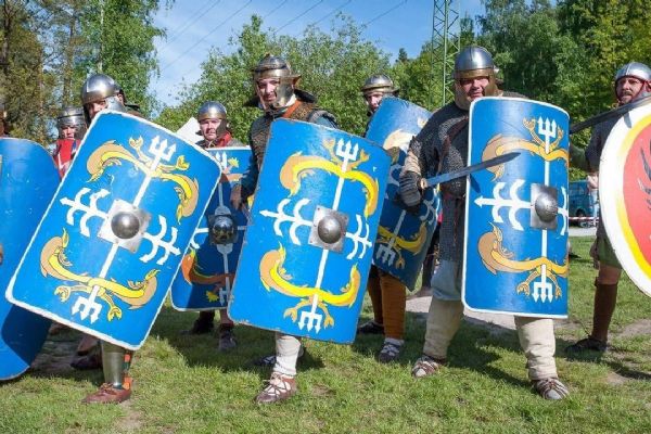 Bitva klanů věků se vrací na Šídlovák. Plzeň čeká den plný historie, bojů i ohňové show