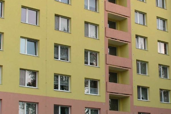 Ceny starších bytů rostou rychleji než novostavby, hypotéky dál zdražují