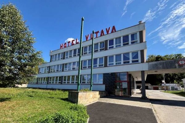 Český Krumlov koupil Hotel Vltava, budoucí využití je v jednání