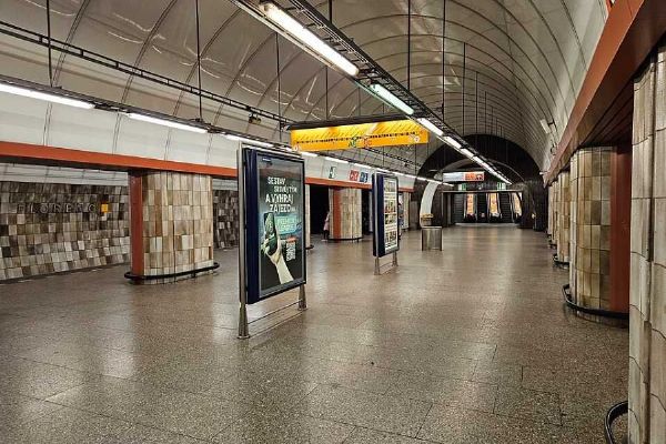 Čtyřdenní výluka metra C: Náhradní dopravu zajišťují autobusy a tramvaj