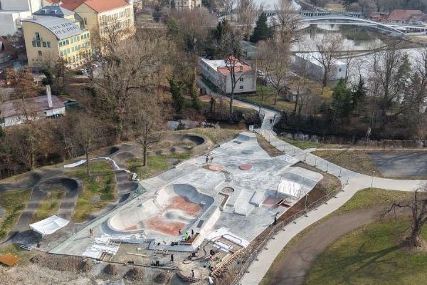 Betonáž je hotová: nový skatepark v Nymburce má otevřít na jaře 2026