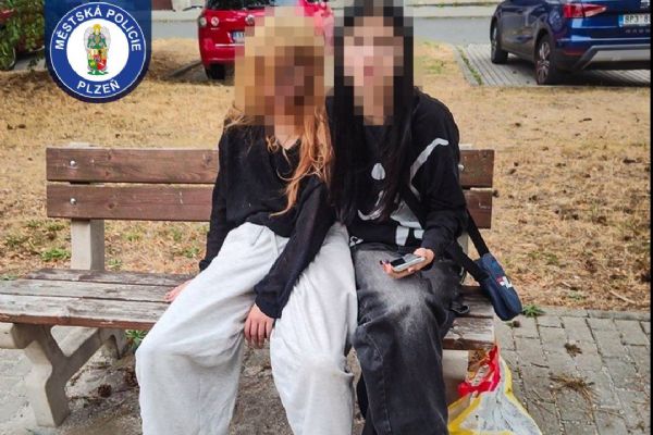 Mladistvé dívky vypily na dětském hřišti půl litru vodky. Nadýchaly přes 1,5 promile