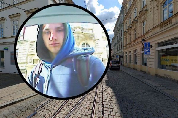 Našel peněženku a začal platit cizí kartou. Policie v Plzni hledá muže z kamer