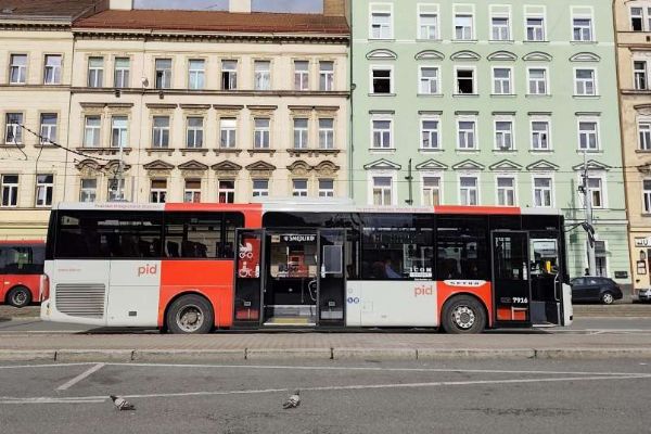 Nástup všemi dveřmi se ve Středočeském kraji osvědčil. Od srpna se rozšíří na další autobusové linky