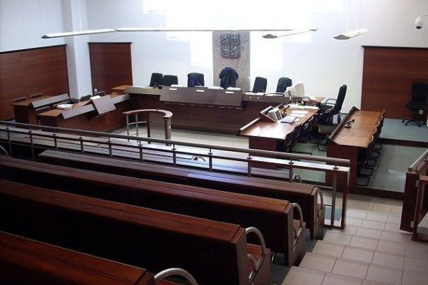 Neuspěl se stížností proti trestu za znásilnění nevlastní dcery