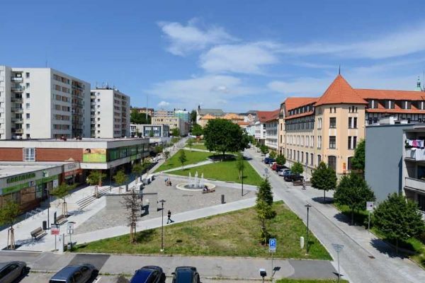Nový kulturní dům a zelenější parkoviště: Havlíčkův Brod oživuje Smetanovo náměstí