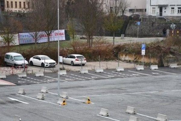 Plzeň otevřela moderní parkoviště pod Pattonovým mostem