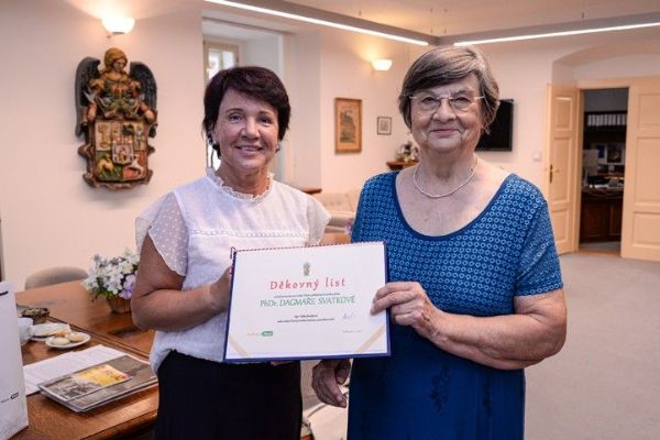 Plzeň poděkovala Dagmar Svatkové. Desítky let vedla městskou knihovnu