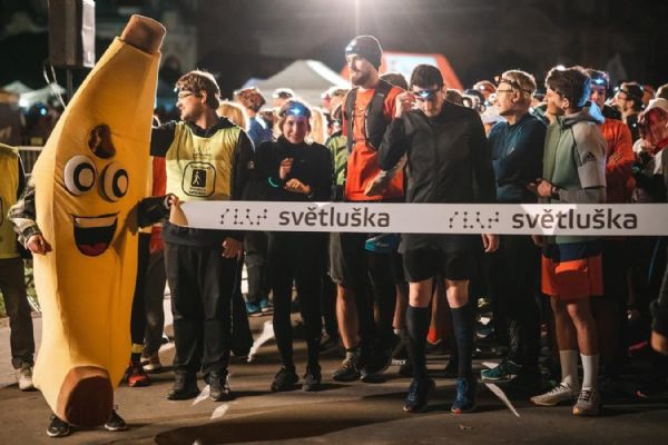 Plzeň rozsvítí Noční běh pro Světlušku. Pomůže lidem se zrakovým postižením