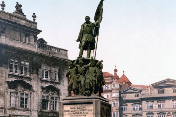 Pomník maršála Radeckého by se mohl vrátit na Malostranské náměstí. Originál zůstává v Lapidáriu