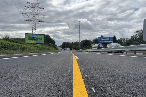 První etapa opravy Kbelské v Praze skončila. Řidiče kamionů čeká omezení na rampě z Novopacké
