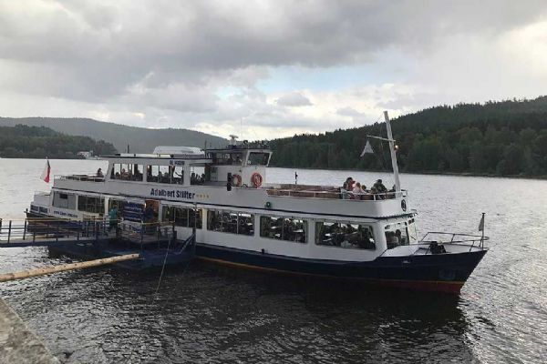 Romantické večerní plavby s hudbou