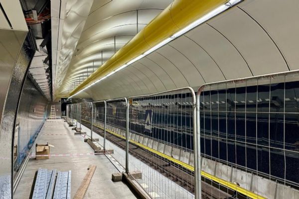 Stanice metra Českomoravská se má znovu otevřít 20. března