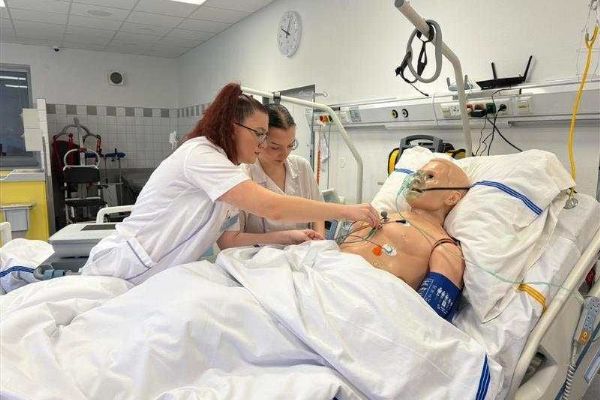 Žďárští studenti ovládli krajské kolo Ošetřovatelské soutěže v Třebíči