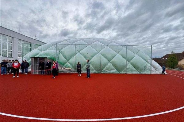 Brtnice slaví: Nová nafukovací hala i cyklostezka na obzoru!