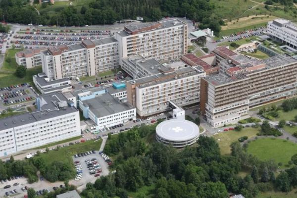 Chirurgický pavilon za čtyři miliardy zlepší péči ve FN Plzeň. Stavba omezí provoz i parkování