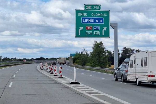 D1 čeká modernizace: Investice 217 milionů přinese nízkoúdržbový středový pás