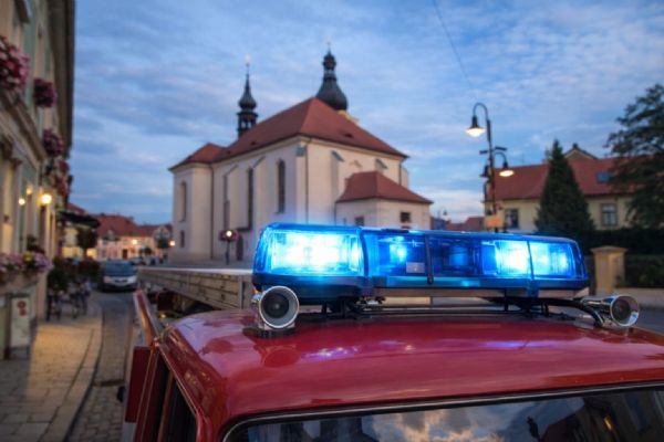 Dobřanští hasiči pod palbou stížností. Lidem vadí houkání a majáky při zásazích
