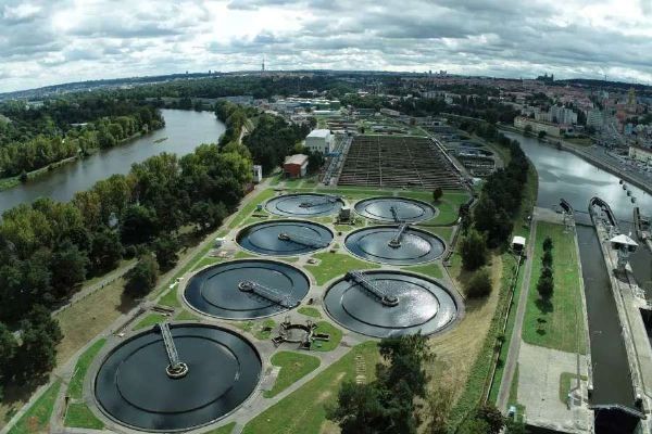 Dolní Počernice a Běchovice napojeny na ÚČOV, Počernický rybník by měl být méně zatížen