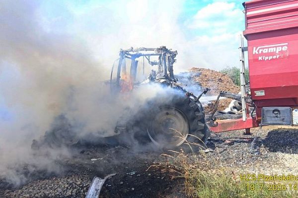 Dva požáry během dvaceti minut. Na Domažlicku shořel traktor za dva miliony
