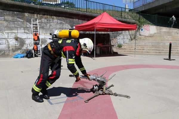 Hasičské TFA v Plzni změnilo trasu. Závodníci dobývali 15 pater Bohemky