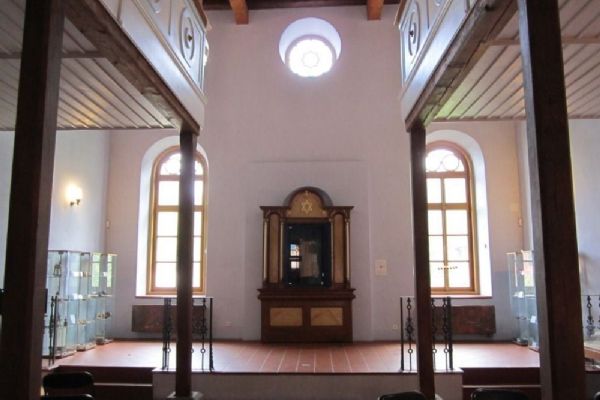 Horská synagoga v Hartmanicích slaví výročí. Zazní harfa, zpěv i příběhy válečné záchrany