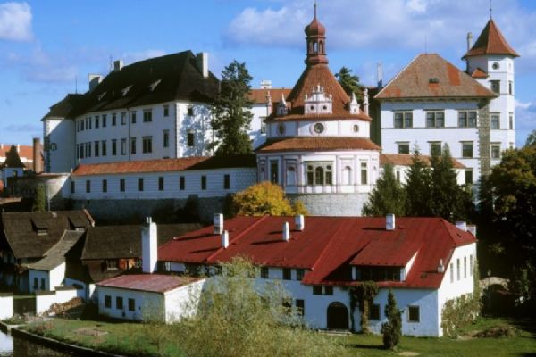 Jihočeské hrady a zámky v září otevřou běžně nepřístupné prostory. Program vyvrcholí v Českém Krumlově
