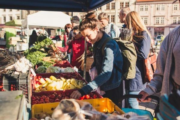 Kam o víkendu na Plzeňsku? Trhy, zabijačka, koncerty i vyhánění zimy