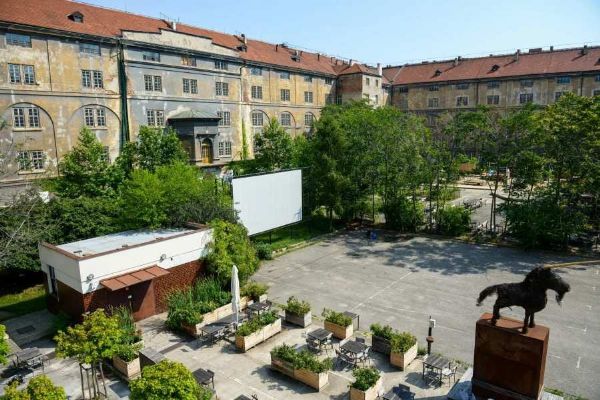 Kasárna Karlín zůstanou kulturním prostorem, nově však s nájemní smlouvou