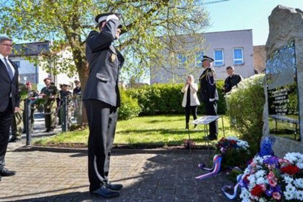 Litice uctily americké letce sestřelené při náletu na Plzeň