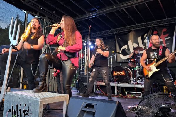 Metalová srdce pomáhala Emmičce. Festival v Rokycanech vynesl přes 120 tisíc