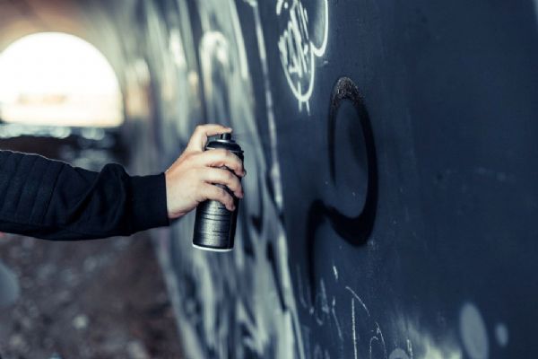 Nelegální graffiti v Praze dál stojí miliony korun, policie letos řešila desítky případů