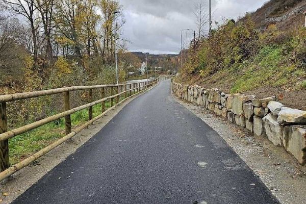 Nová cyklostezka v Českém Krumlově zvyšuje bezpečnost cyklistů