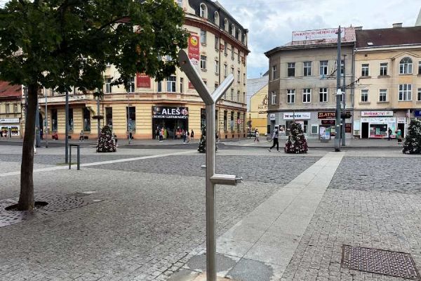 Nové pítko s mlžítkem osvěžuje Ústí nad Labem