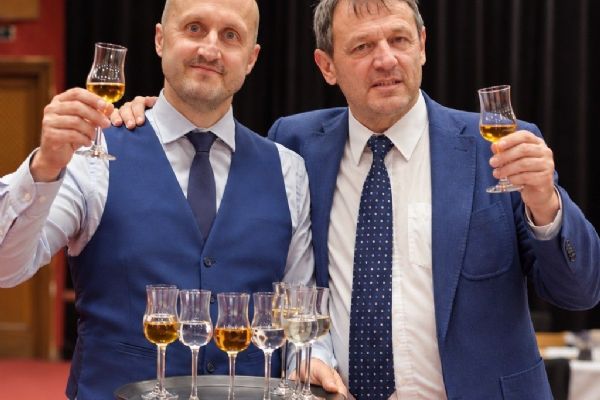 Hatě hostily výjimečnou soutěž destilátů. CNSC 2026 přinesla napínavý souboj, šampiona vyhlásí v Praze