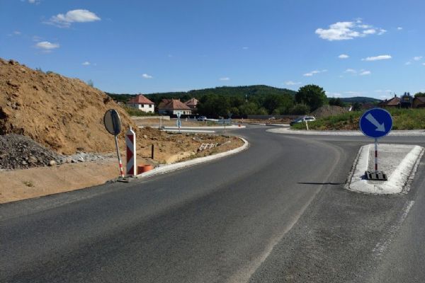 Od pondělí 3. srpna čeká řidiče v Lužanech kyvadlový provoz na hlavním tahu I/27