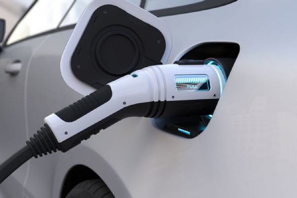 Plzeň ruší výjimku pro elektromobily - parkování už nebude zdarma