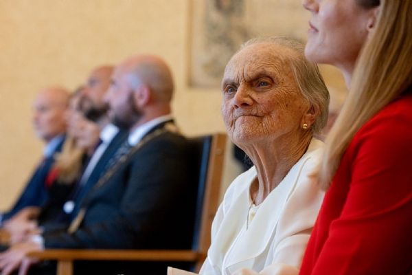 Stoletá lékařka, kterou nezlomil komunistický režim. Plzeň ocenila Jiřinu Křížkovou