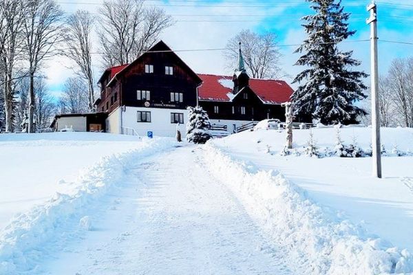 Šumava praská ve švech, hotely jsou na Silvestra vyprodané