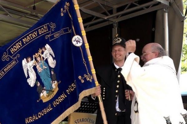 Svatoanenská pouť v Chudenicích přinese koncert Báry Hrzánové i slavnost u zámku