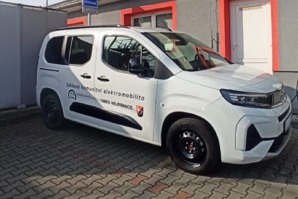Vejprnice spouštějí sdílené elektroauto. Lidé si ho nově půjčí přes aplikaci