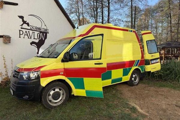 Vyřazená sanitka z Vysočiny najde nové využití – pomůže zachraňovat zvířata