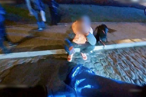 Výtluk u hlavního nádraží poslal muže z elektrokoloběžky do bezvědomí (video)