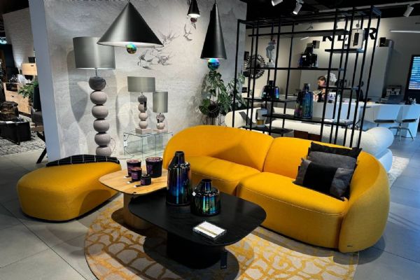 Nový obývací pokoj v pražském rytmu - jak ho poskládat z nábytku a doplňků KLER