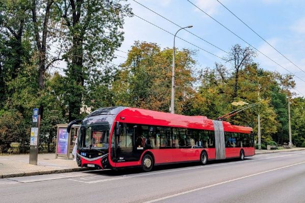 České Budějovice zavedou půlhodinovou jízdenku za 20 Kč. Kratší cesty budou levnější