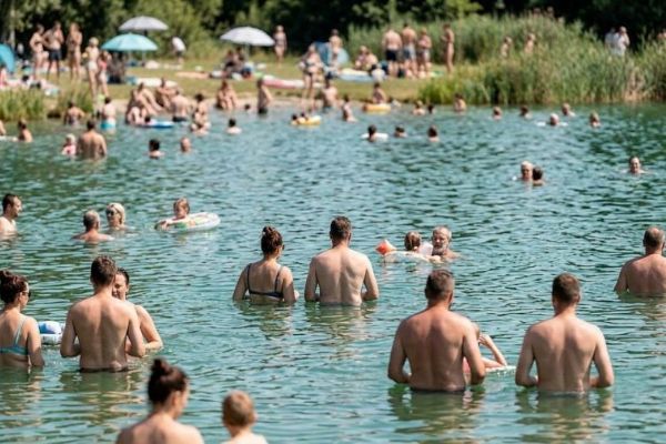Do Česka přichází další vlna letních veder. Tropické dny vystřídají překvapivě chladná rána