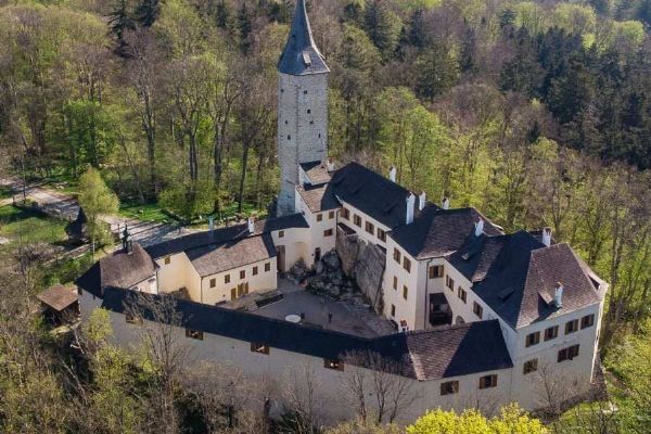 Hrad Roštejn se připravuje na novou sezonu, kraj připravuje investice za 11 milionů