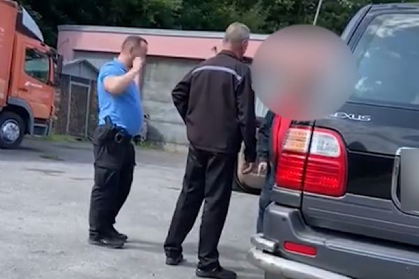 Kauza Ukrajince, který vyhrožoval strážníkovi, se vrací k soudu. Kraj zrušil podmíněné zastavení stíhání