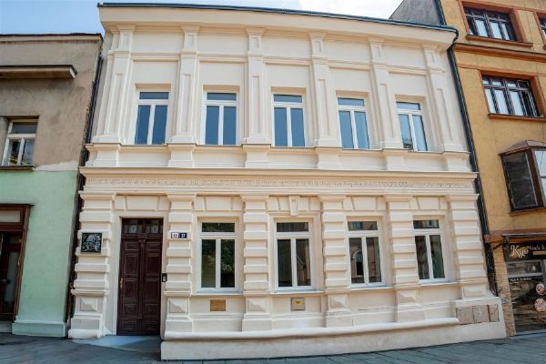 Kolín dokončil rekonstrukci Kmochova domu. Od září nabídne dvě dětské skupiny a zázemí ZUŠ