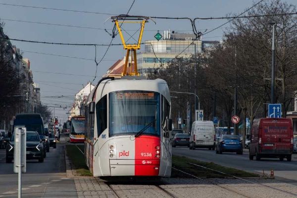 Modernizované tramvaje 14T: výraznější orientace a více míst k sezení